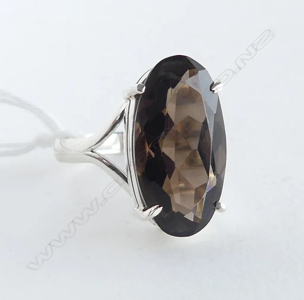 SILVER SET SMOKEY QUARTZ RING SIZE R Image 1++