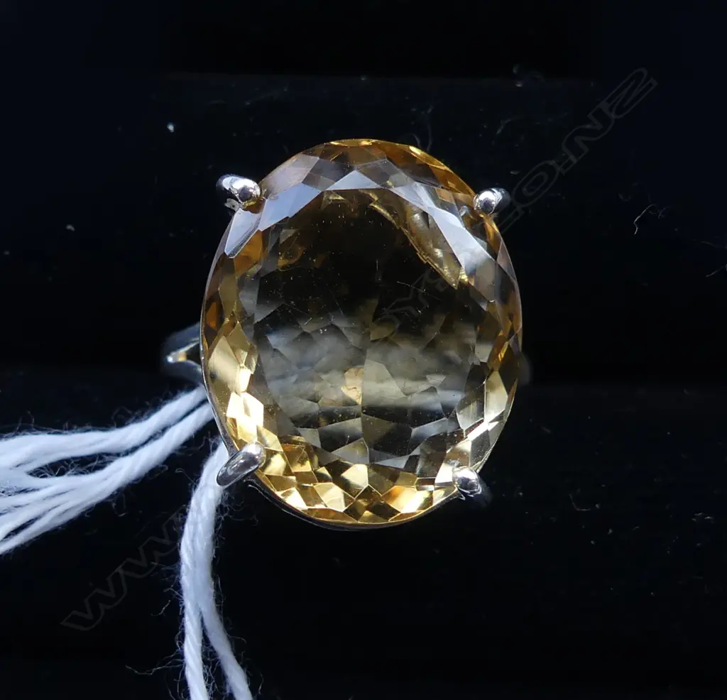 SILVER SET FACET CUT CITRINE RING  SIZE Q Image 1++
