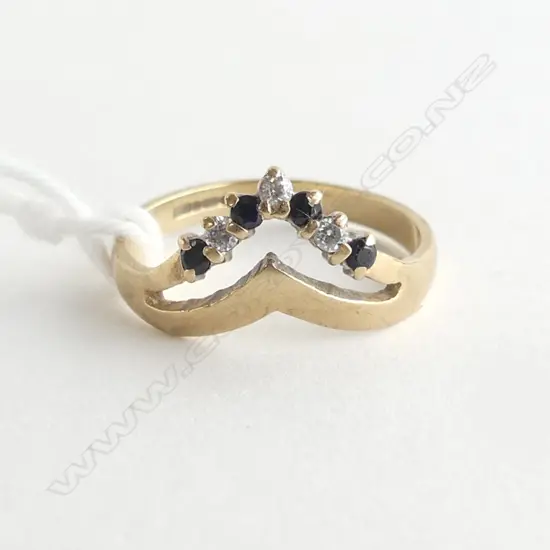 9CT CZ & BLACK SAPPHIRE? RING 1.7gms  SIZE K