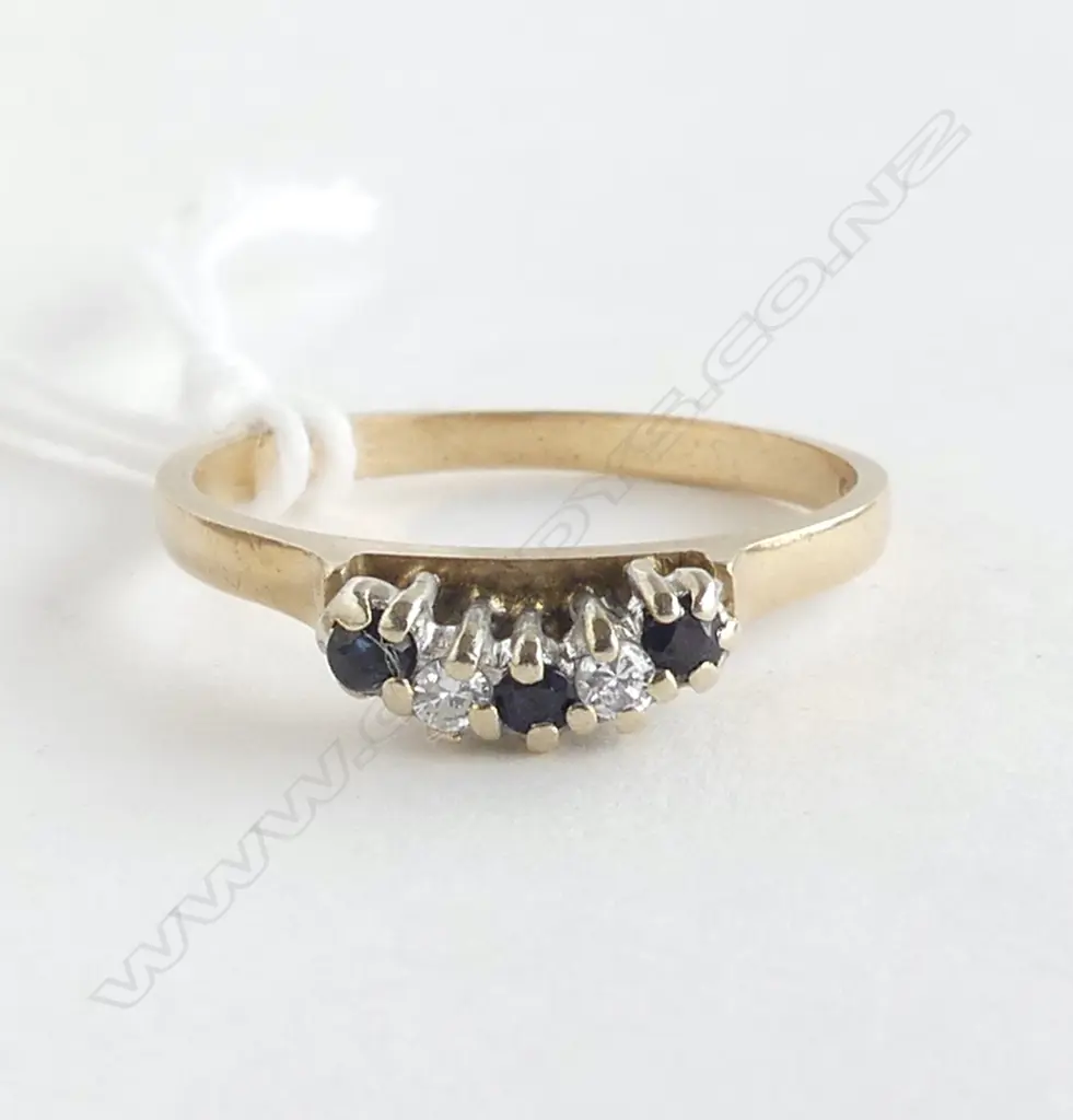 **RTV** 9ct SAPPHIRE & DIAMOND RING DIA=0.08ct 1.7gm  SIZE N Image 1++