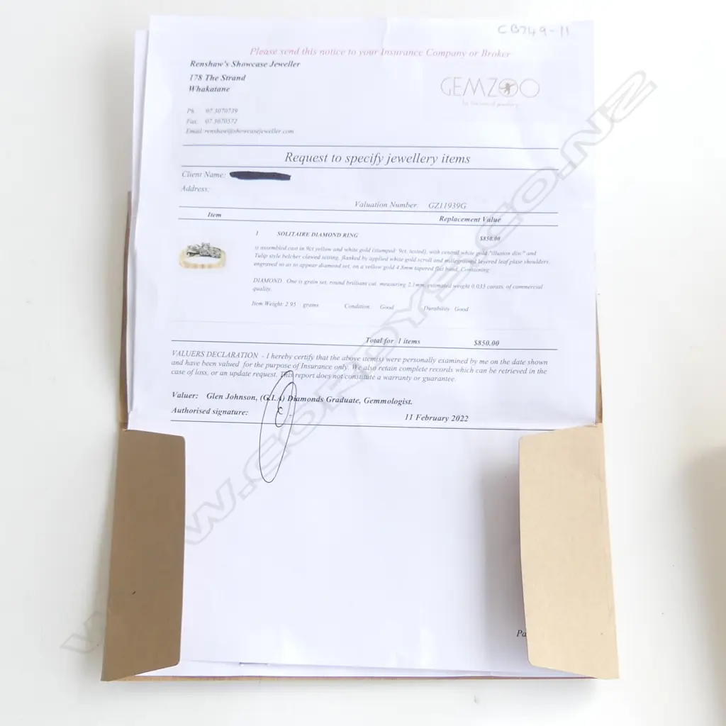 9CT GOLD AND DIAMOND RING  2.95gms (valuation) SIZE O 1/2 Image 1++