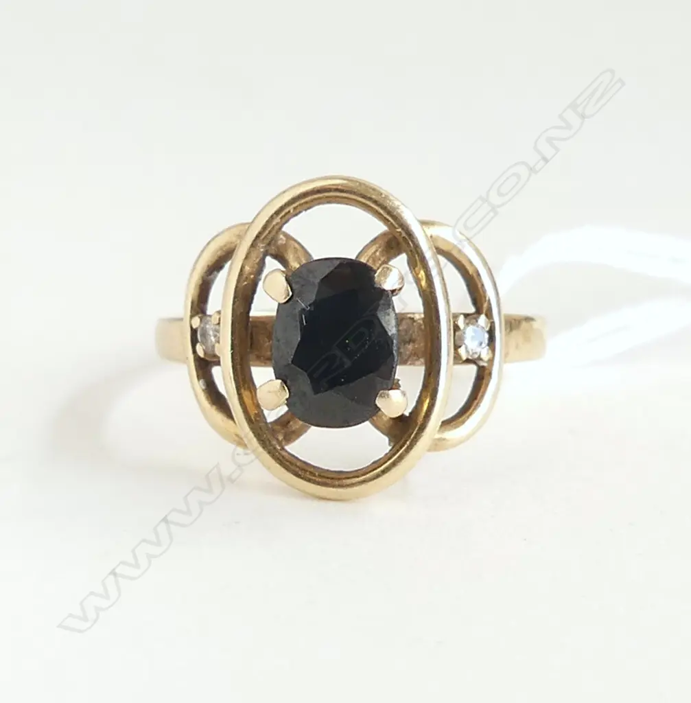 9ct Y/G SAPPHIRE & 2 SMALL DIAMOND RING 2.2gms SIZE L Image 1++