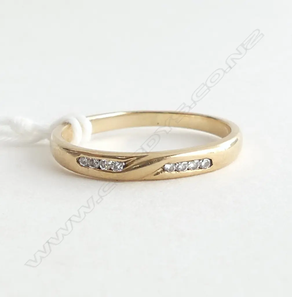 9ct DIAMOND SET BAND DIA=0.10ct 1.8gm SIZE P Image 1++