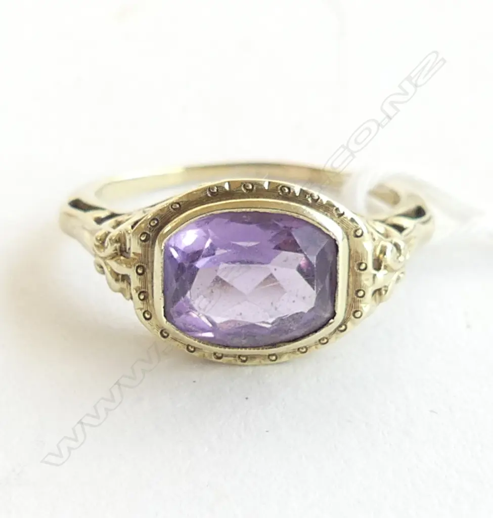 14CT AMETHYST RING WITH FILLIGREE SIDES 4.0gms SIZE P Image 1++