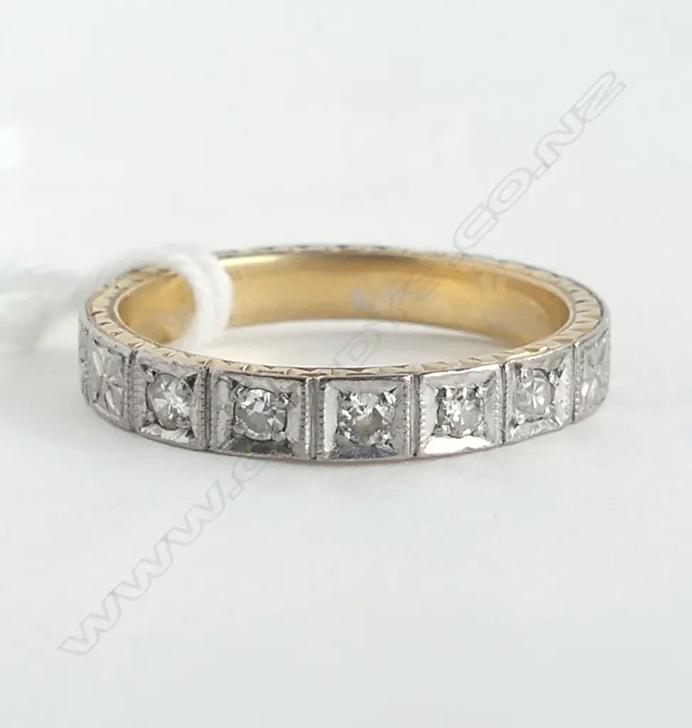 18CT Y& W GOLD  5 DIAMOND SET BAND  5.20gms SIZE R Image 1++
