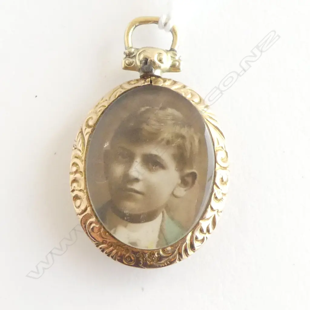 9CT DOUBLE SIDED PHOTO LOCKET PENDANT H.40mm Image 1++