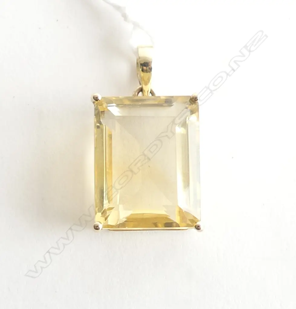 14ct SET LG SQUARE CUT CITRINE PENDANT Image 1++