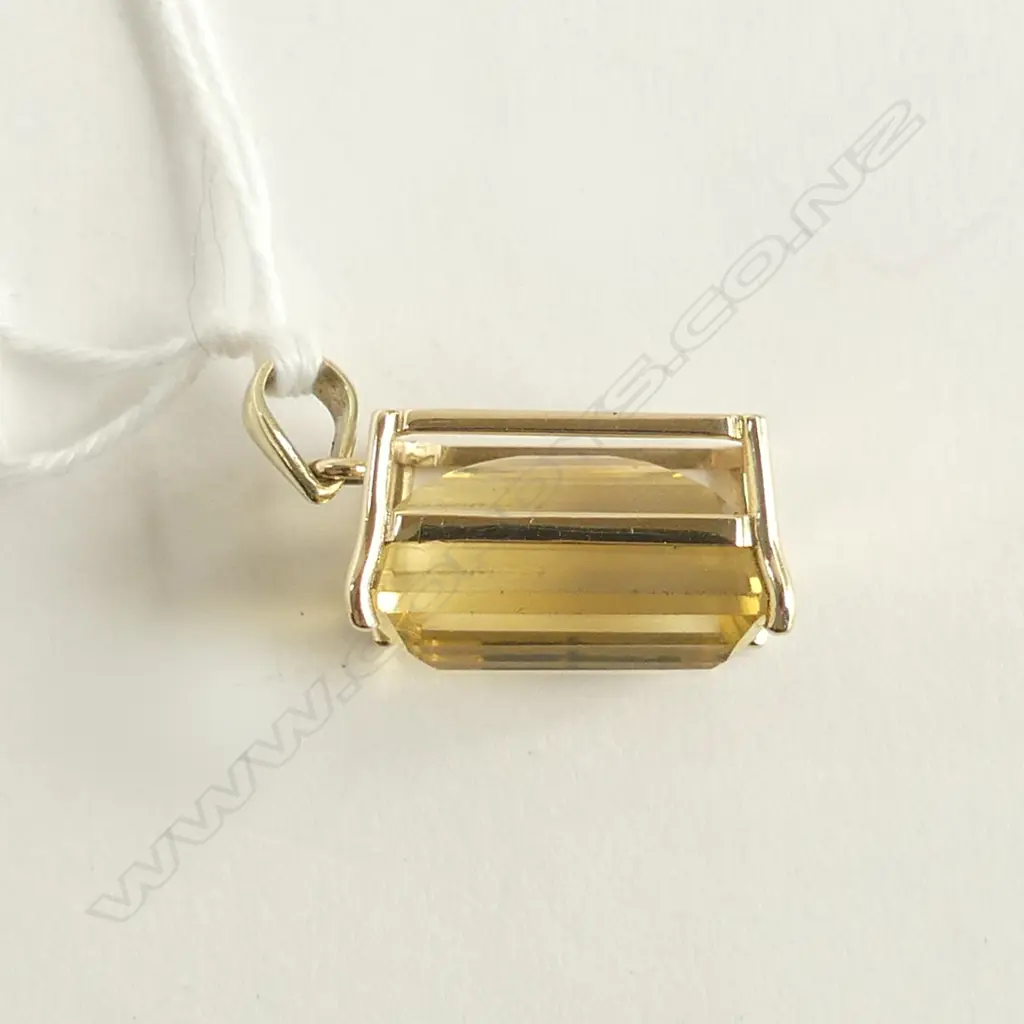 14ct SET LG SQUARE CUT CITRINE PENDANT Image 1++