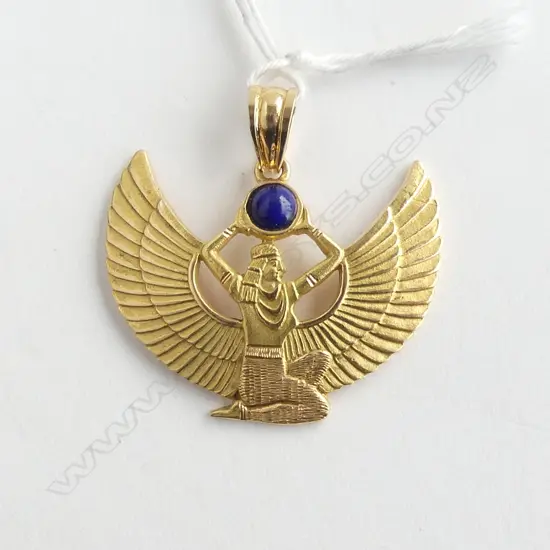 18ct yellow gold EGYPTIAN WINGED GODDESS w LAPIS LAZULI cabochon 11.2gms