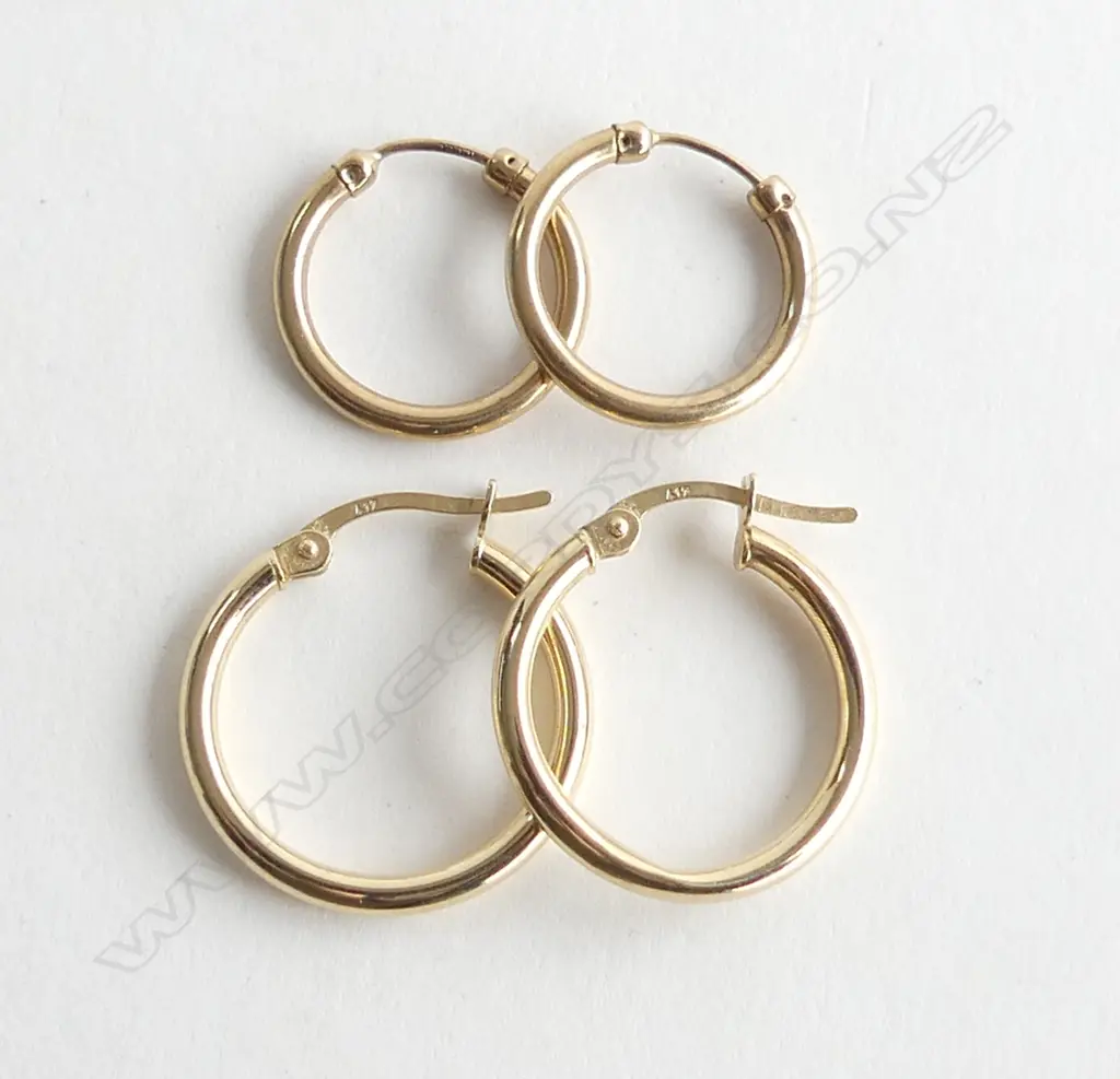 2 PR 9ct HOOP EARRINGS 1.4gm Image 1++