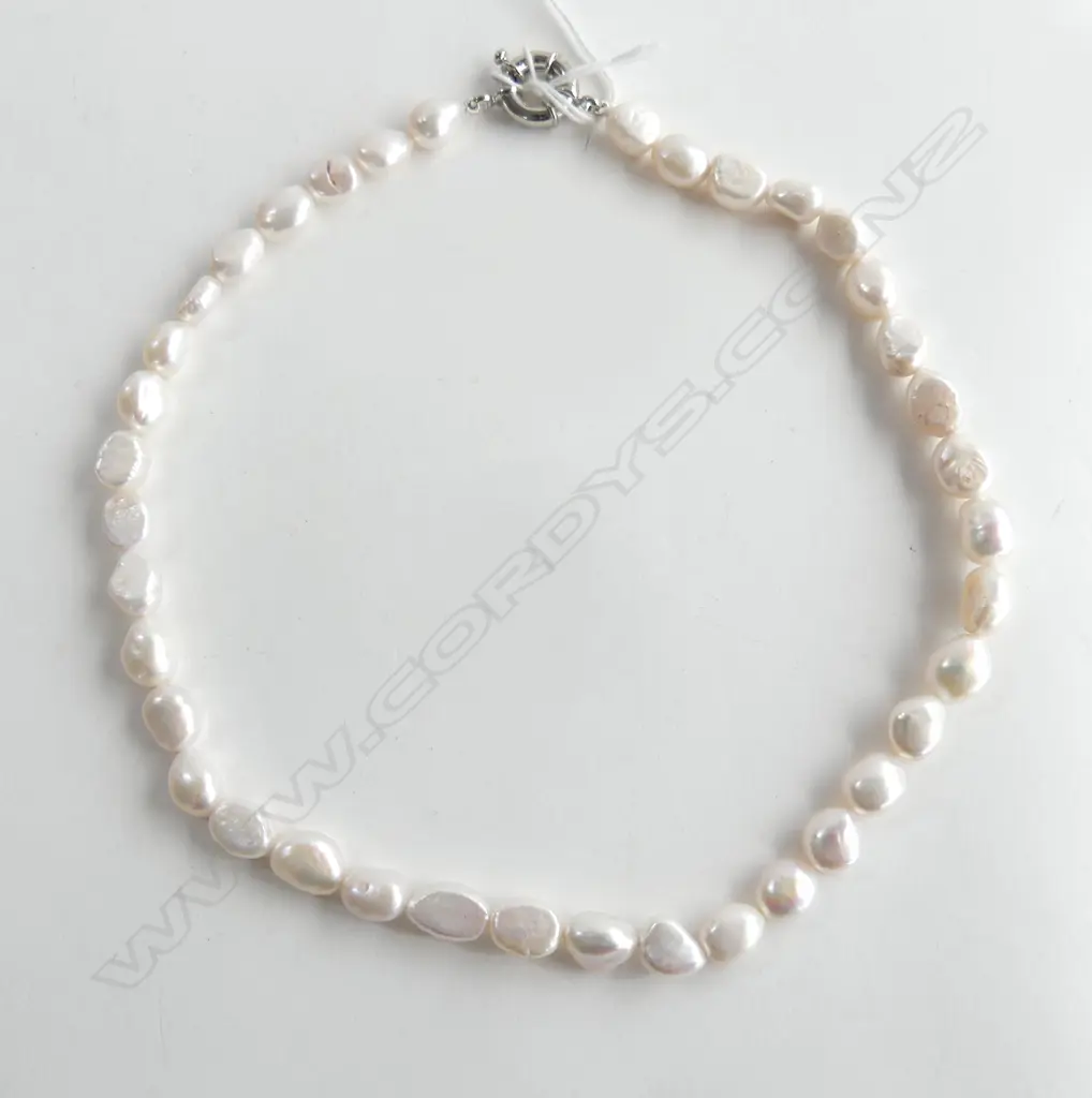 GRADUATED FRESH WATER BAROQUE PEARL NECKLACE Image 1++