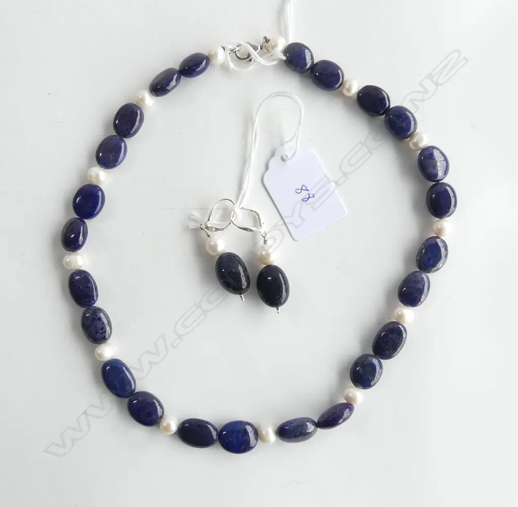 SET BLUE JADE & PEARL SILVER CLASPED NECKLACE & EARRINGS Image 1++