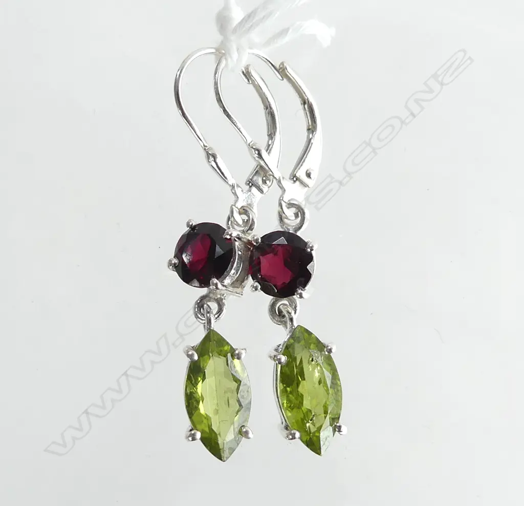 SILVER GARNET & PERIDOT DROP EARRINGS LEVER BACKS Image 1++