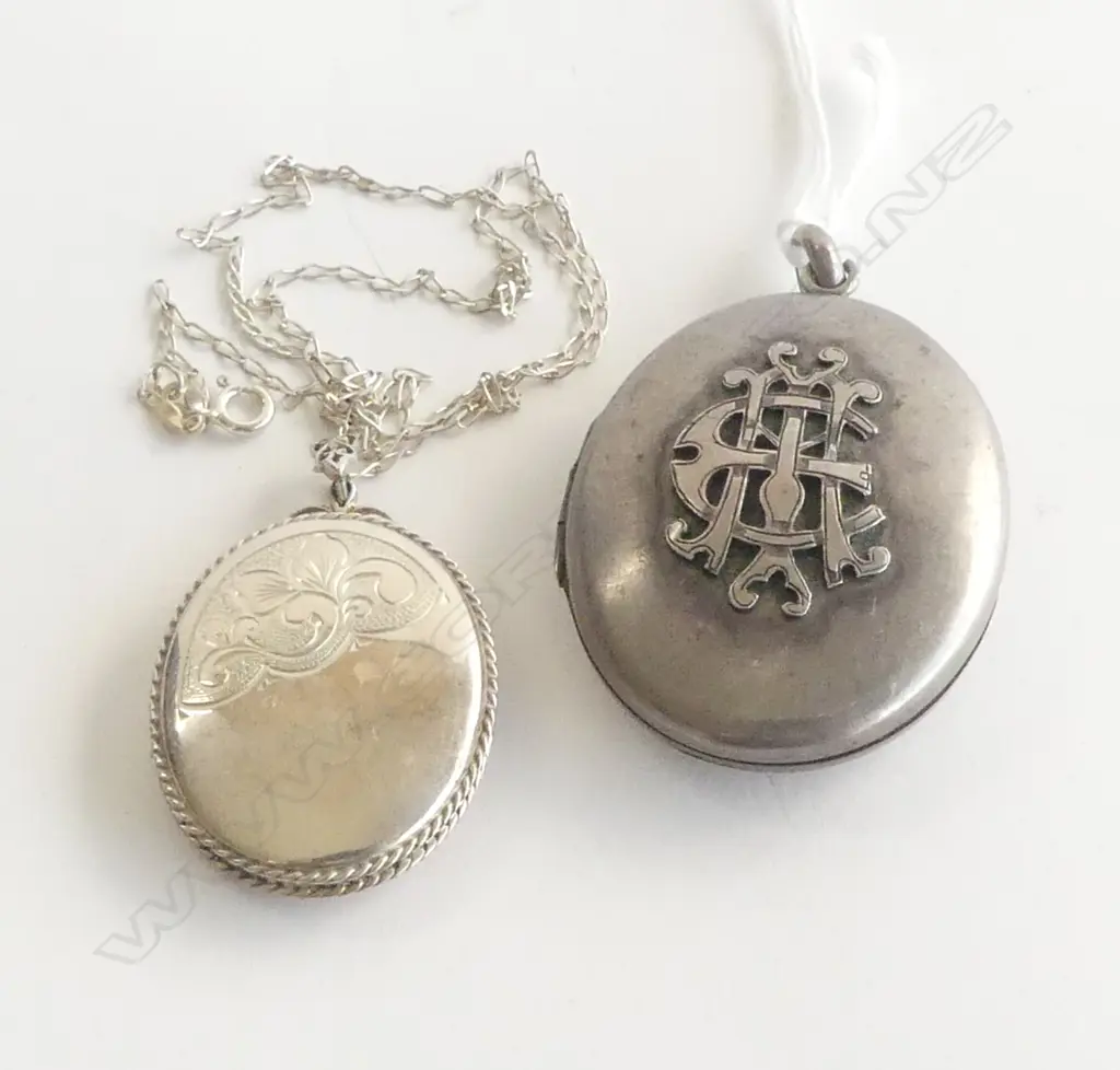 2 SILVER LOCKETS 27.2grms Image 1++