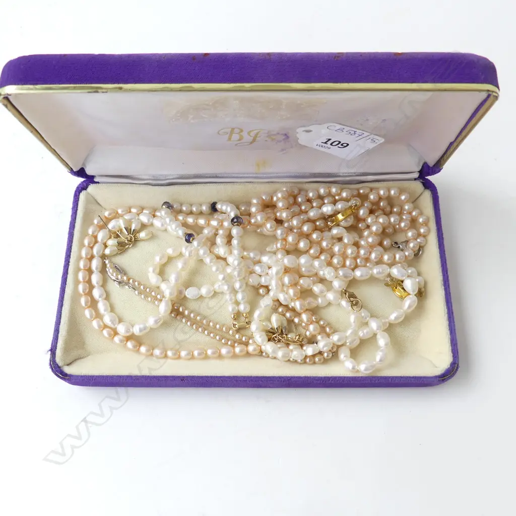ASST. FRESHWATER PEARL NECKLACES & BRACELETS Image 1++