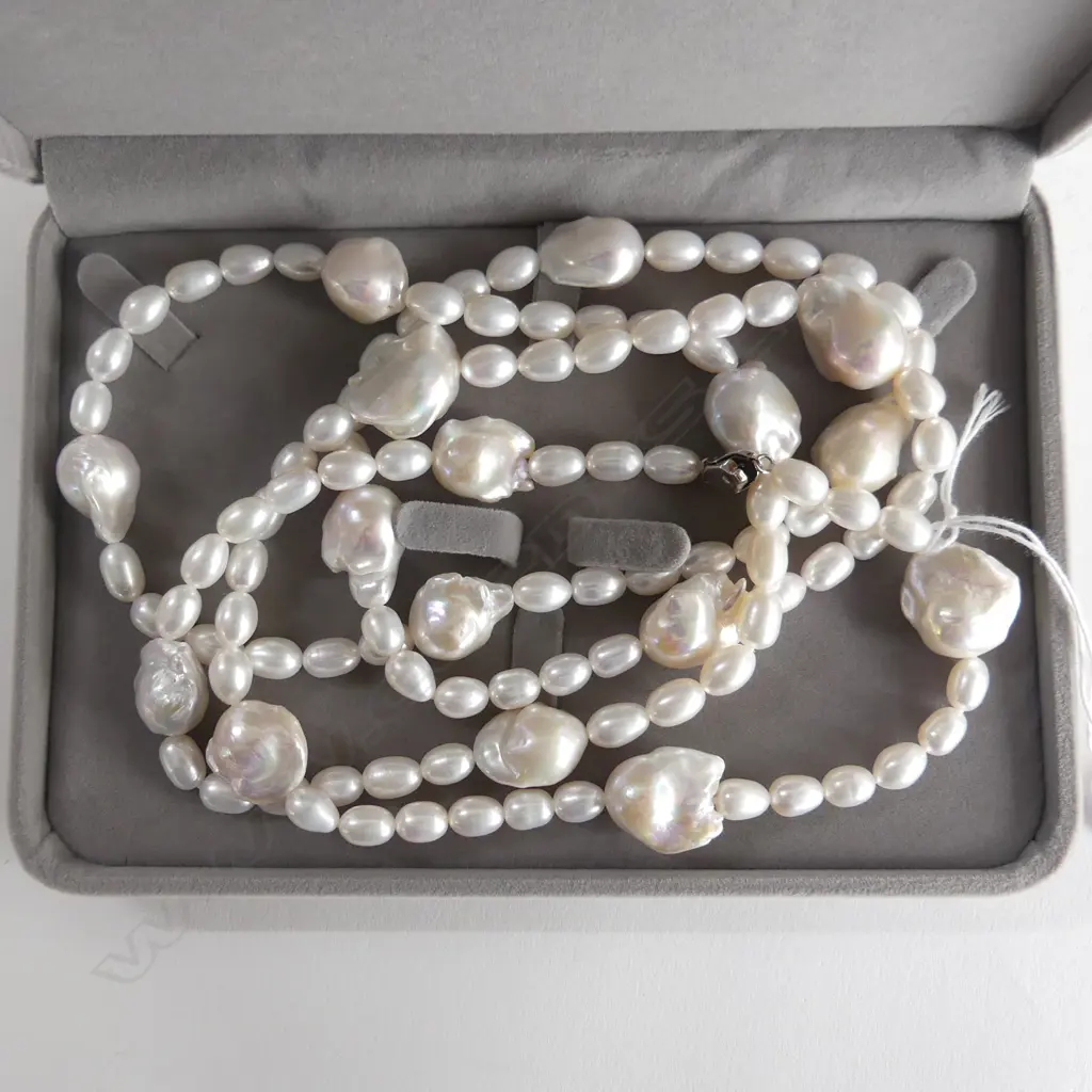BAROQUE AND RICE PEARL NECKLACE Image 1++