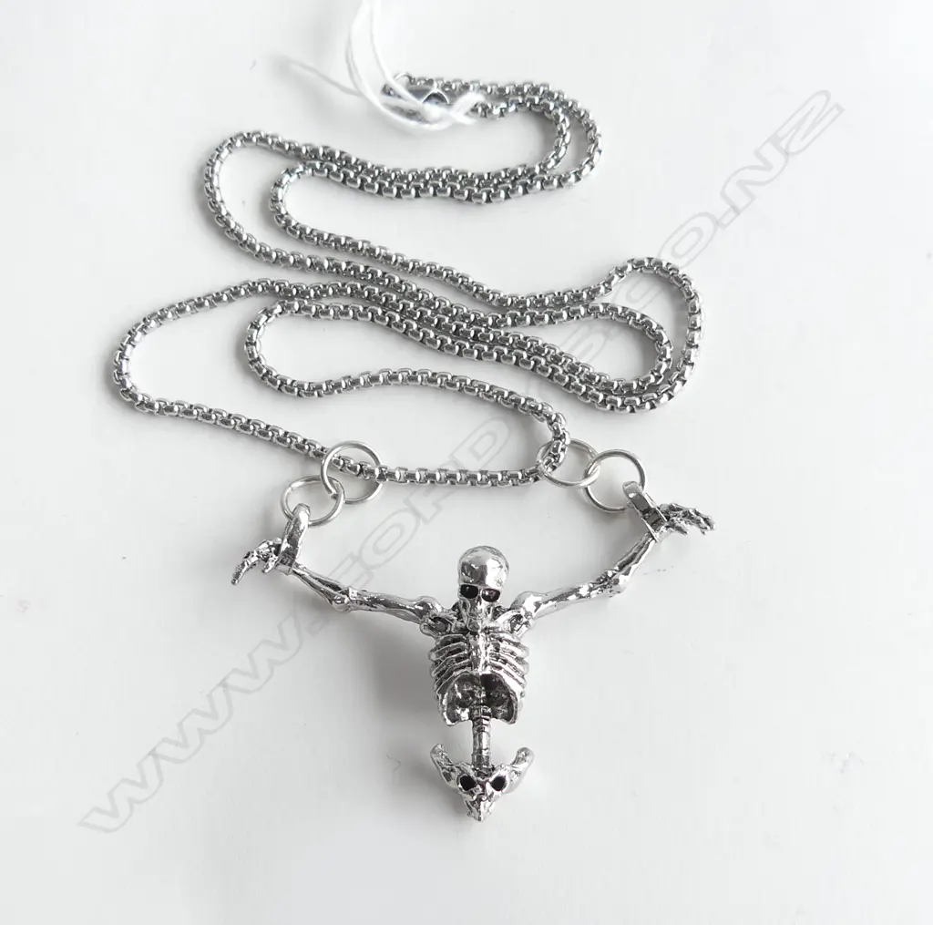 NOVELTY SKELETON NECKLACE Image 1++