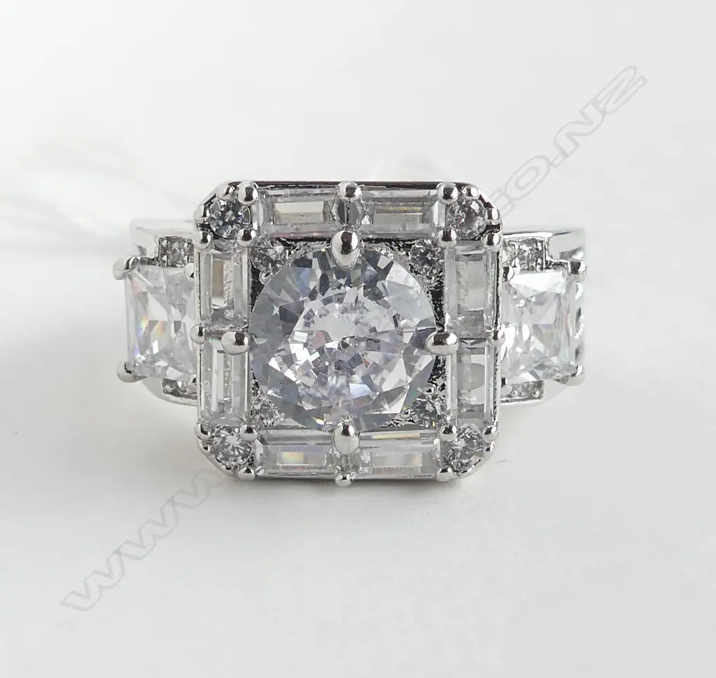 FAUX DECO STYLE RING SIZE R 1/2 Image 1++