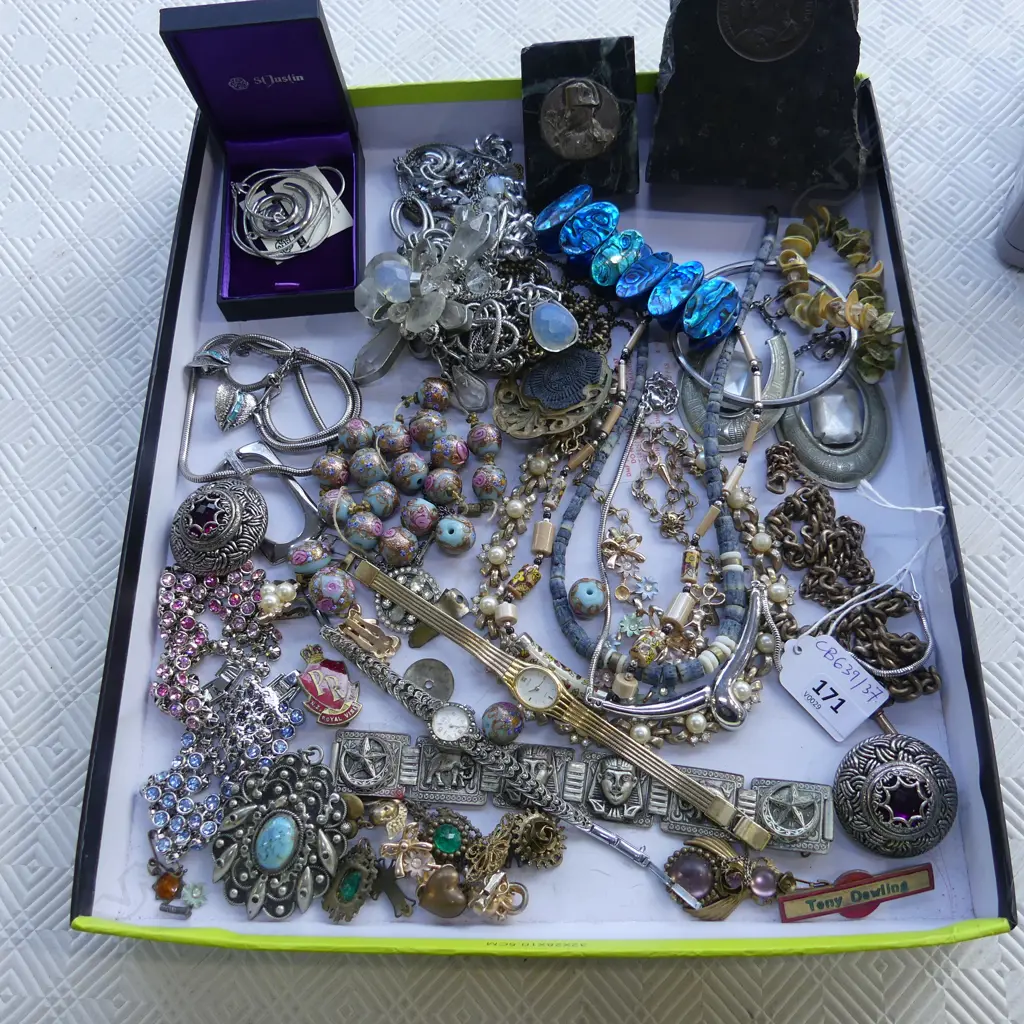 ASST. COSTUME JEWELLERY ETC Image 1++