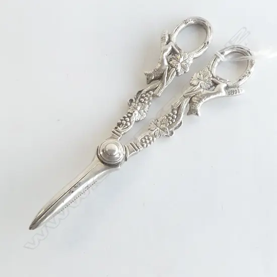 STG SILVER GRAPE SCISSORS, SHEFFIELD 1965 126gms