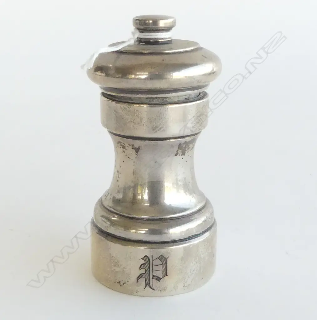 TIFFANY & Co. STERLING SILVER SALT / PEPPER GRINDER H.100mm 224gms Image 1++