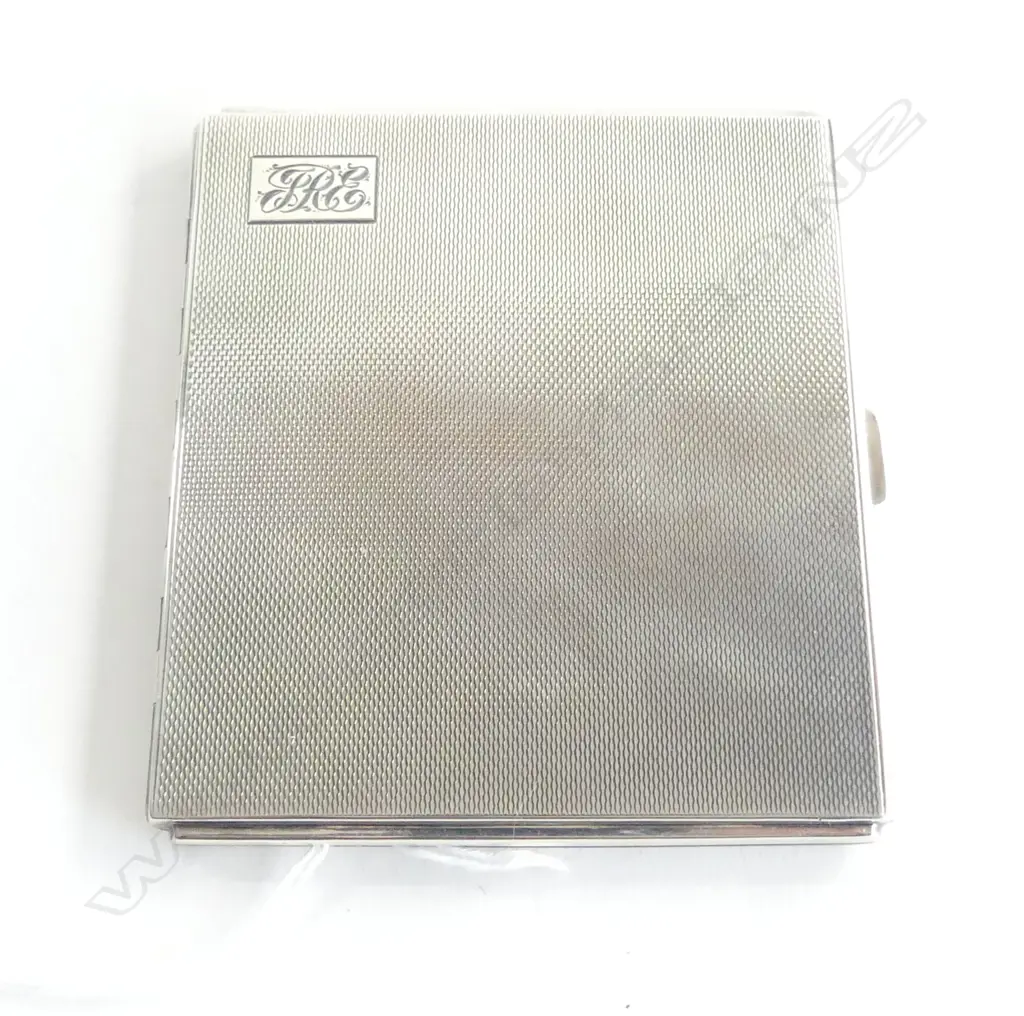 STG SILVER GILT LINED CIGARETTE CASE, B'HAM 1945 146gms Image 1++