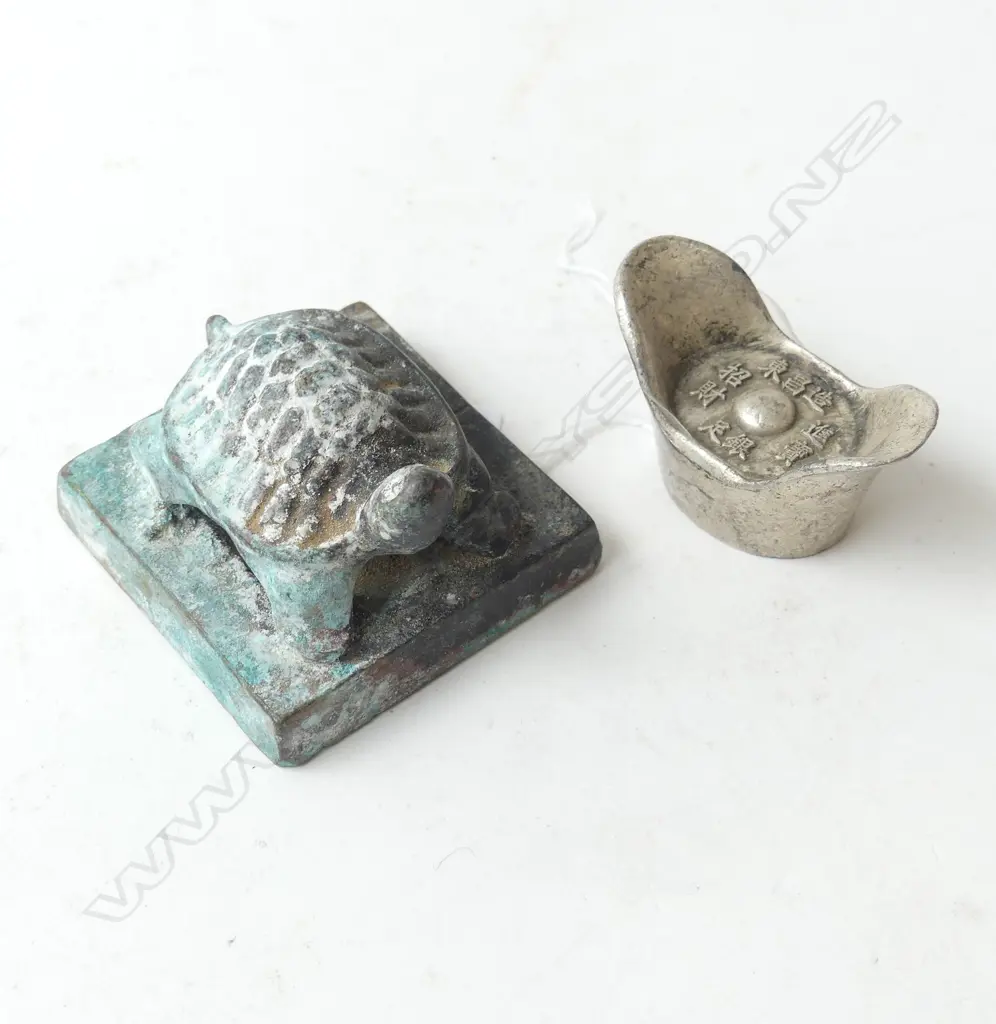 ORIENTAL BRONZE TURTLE + WEIGHT Image 1++