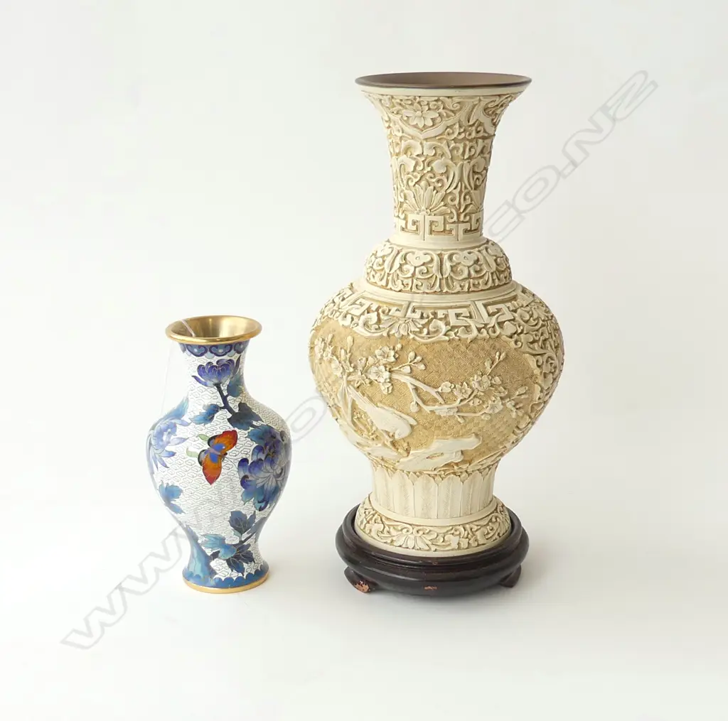 WHITE RESIN CINNABAR STYLE VASE ON STAND H.340mm + WHITE CLOISONNE VASE H.180mm Image 1++