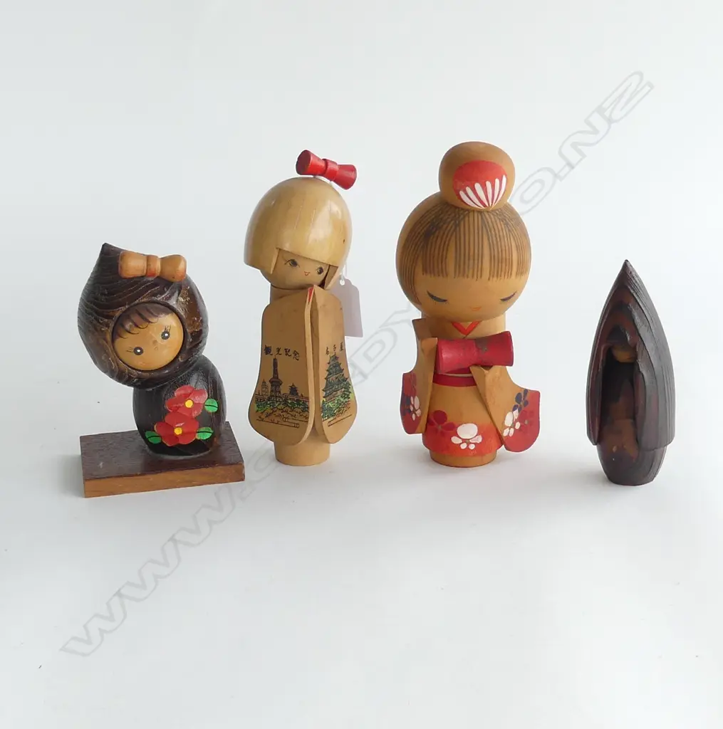 4 VINTAGE KOKESHI DOLLS SOME SIGNED, 1960s, H.120 -180mm Image 1++