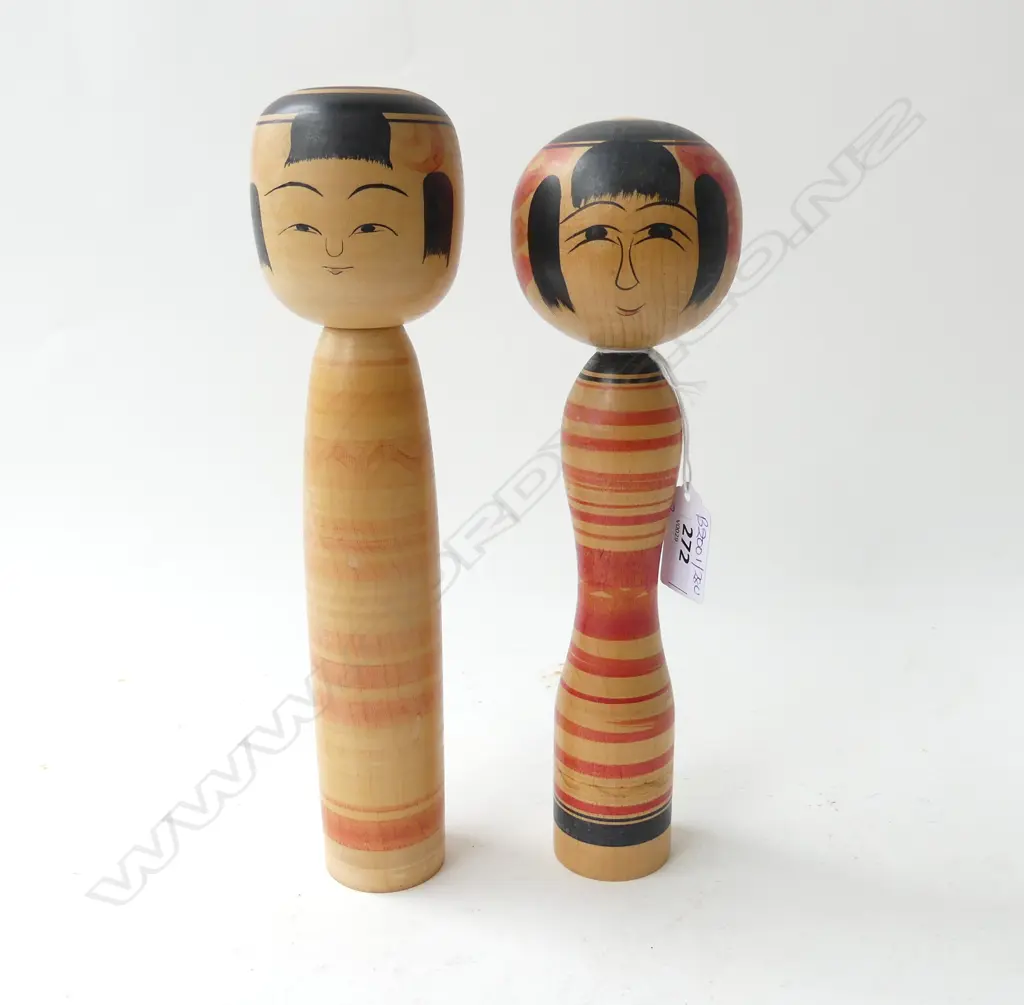 2 VINTAGE JAPANESE WOODEN KOKESHI DOLLS H.250mm, SIGNED TO BASE Image 1++