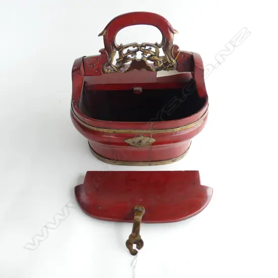 ANTIQUE ORIENTAL RED LACQUER LIDDED BASKET W.310mm