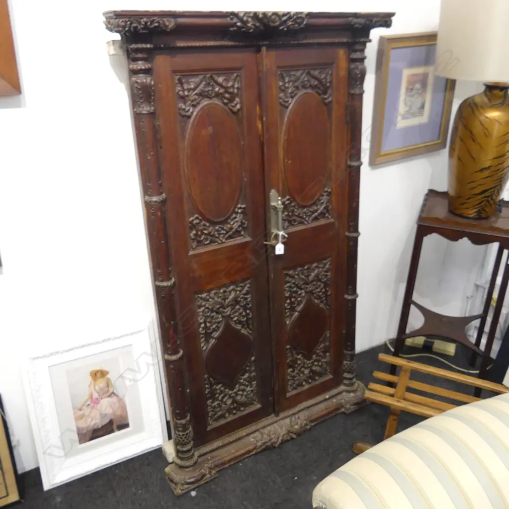 PR CARVED MAHOGANY DOORS, MIRROR BEHIND 870x190x1425mm Image 1++