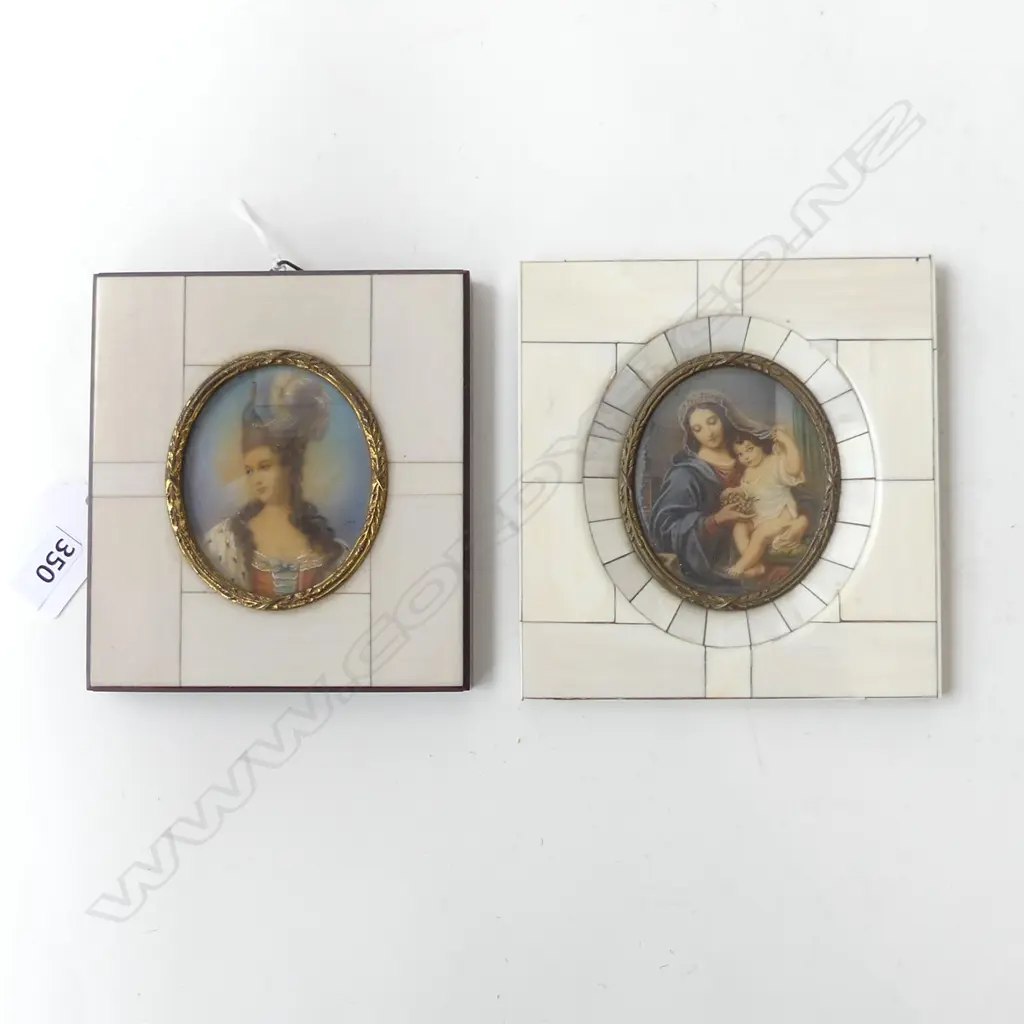 2 VINTAGE PORTRAITS IN IVORY FRAMES 115x110mm Image 1++