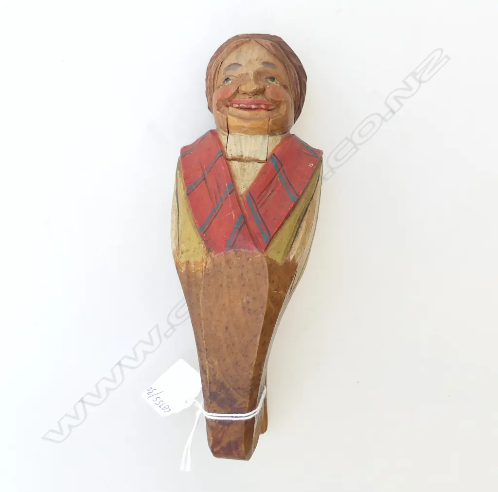 VINTAGE ANRI ITALIAN WOODEN CARVED NUT CRACKER OF LADY, L.180MM Image 1++