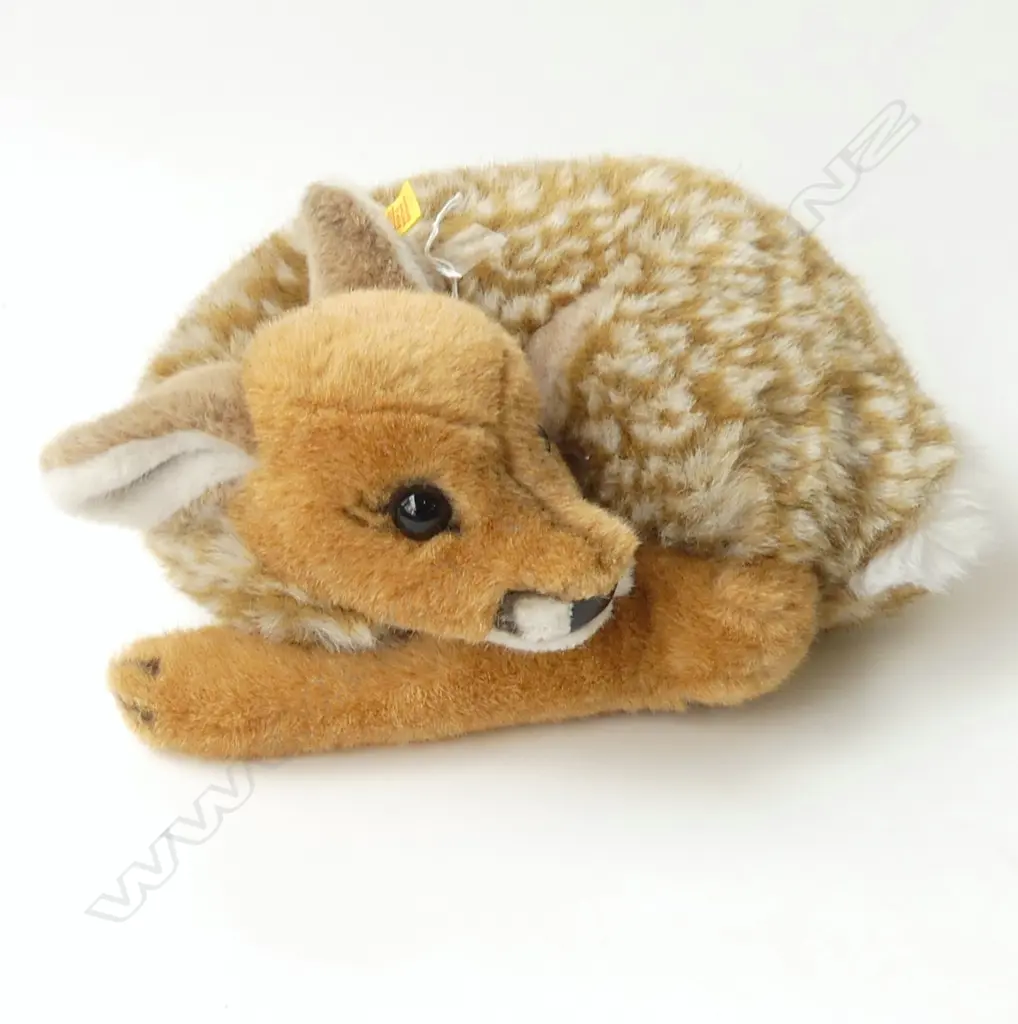 STEIFF CURLED FAWN SOFT TOY (BUTTON & TAG IN EAR) H.140 x W.260mm Image 1++