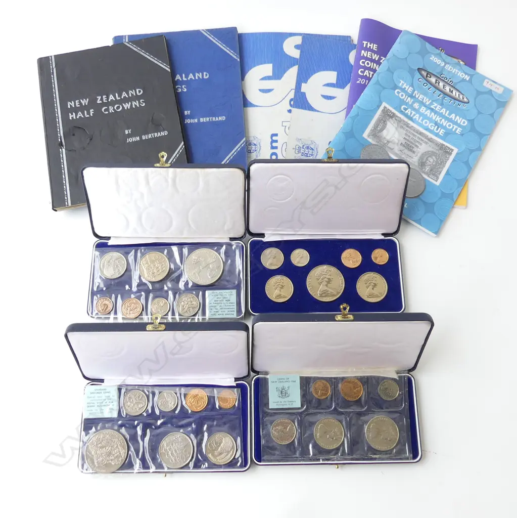 8 NZ COIN SETS + 2 BOOKLETS Image 1++
