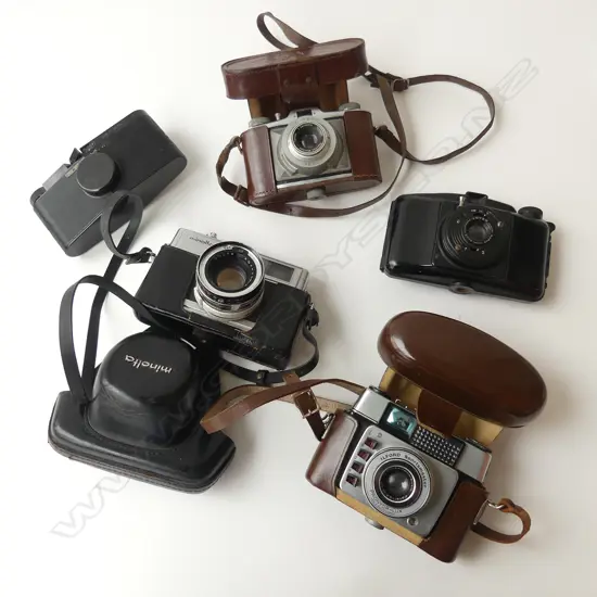 FIVE VINTAGE CAMERAS – R.F. HUNTER LONDON ‘PURMA SPECIAL’, ILFORD SPORTSMASTER, BRUAN ‘GLORIETTE’, MINOLTA, & PHOTAX FRA