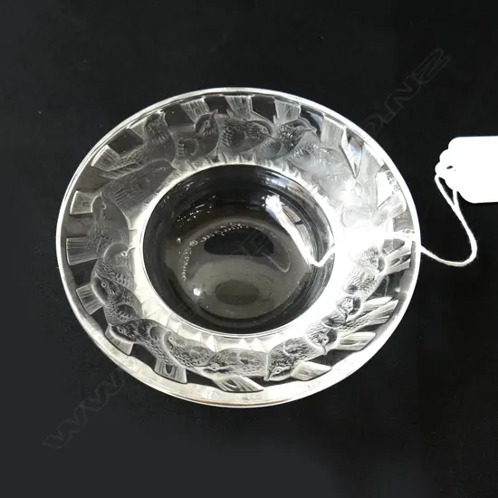 LALIQUE DISH w. BIRD DESIGN RIM 95mm dia
