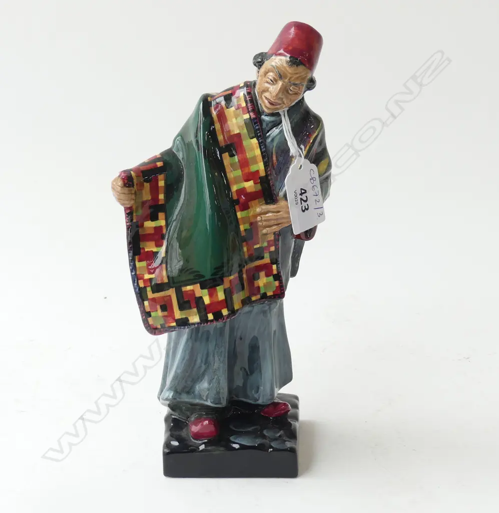 ROYAL DOULTON FIGURINE 'CARPET SELLER' H.230mm Image 1++