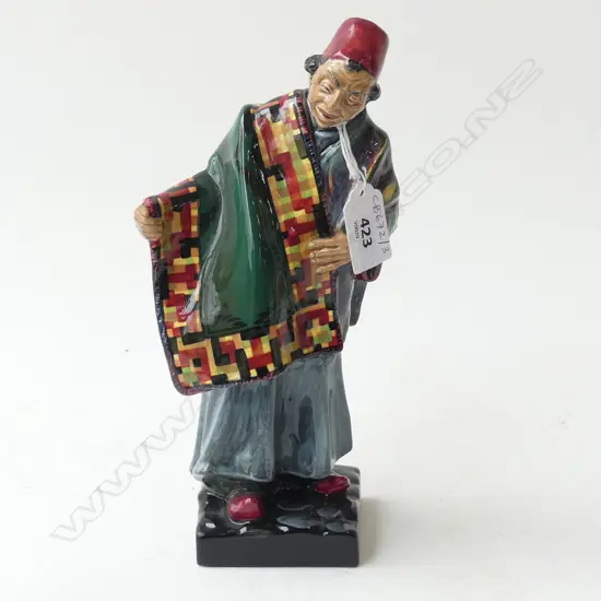 ROYAL DOULTON FIGURINE 'CARPET SELLER' H.230mm