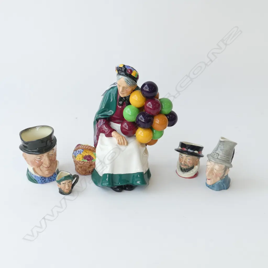 ROYAL DOULTON FIGURINE 'THE OLD BALLOON SELLER' H.190mm + 4 CHARACTER JUGS Image 1++