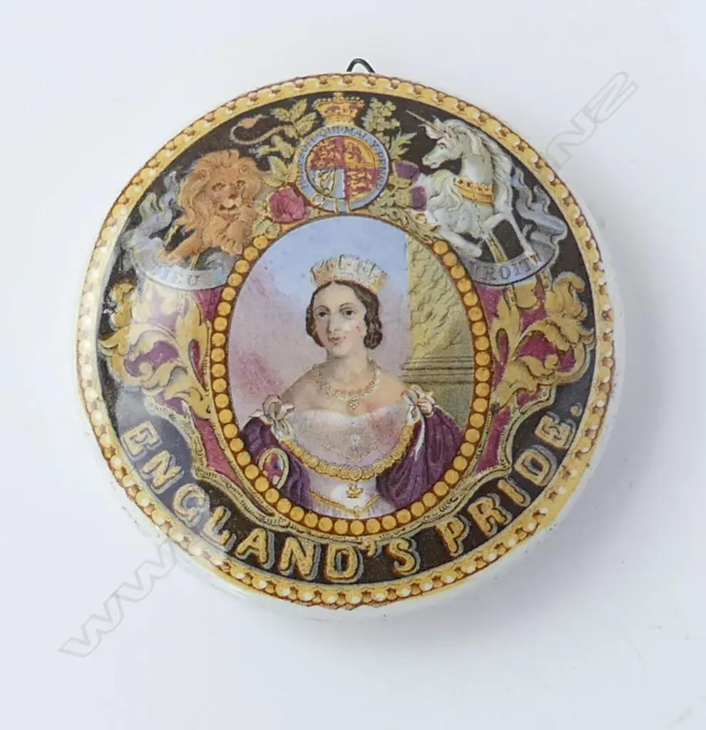 ANTIQUE QUEEN VICTORIA POT LID (old faults) Image 1++