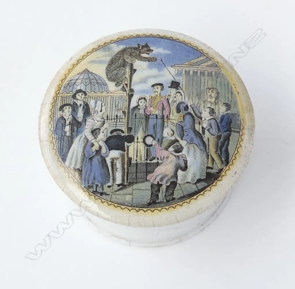 RARE ANTIQUE BEAR BAITING PASTE POT (old faults) Image 1++