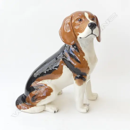BESWICK BEAGLE DOG H.320mm