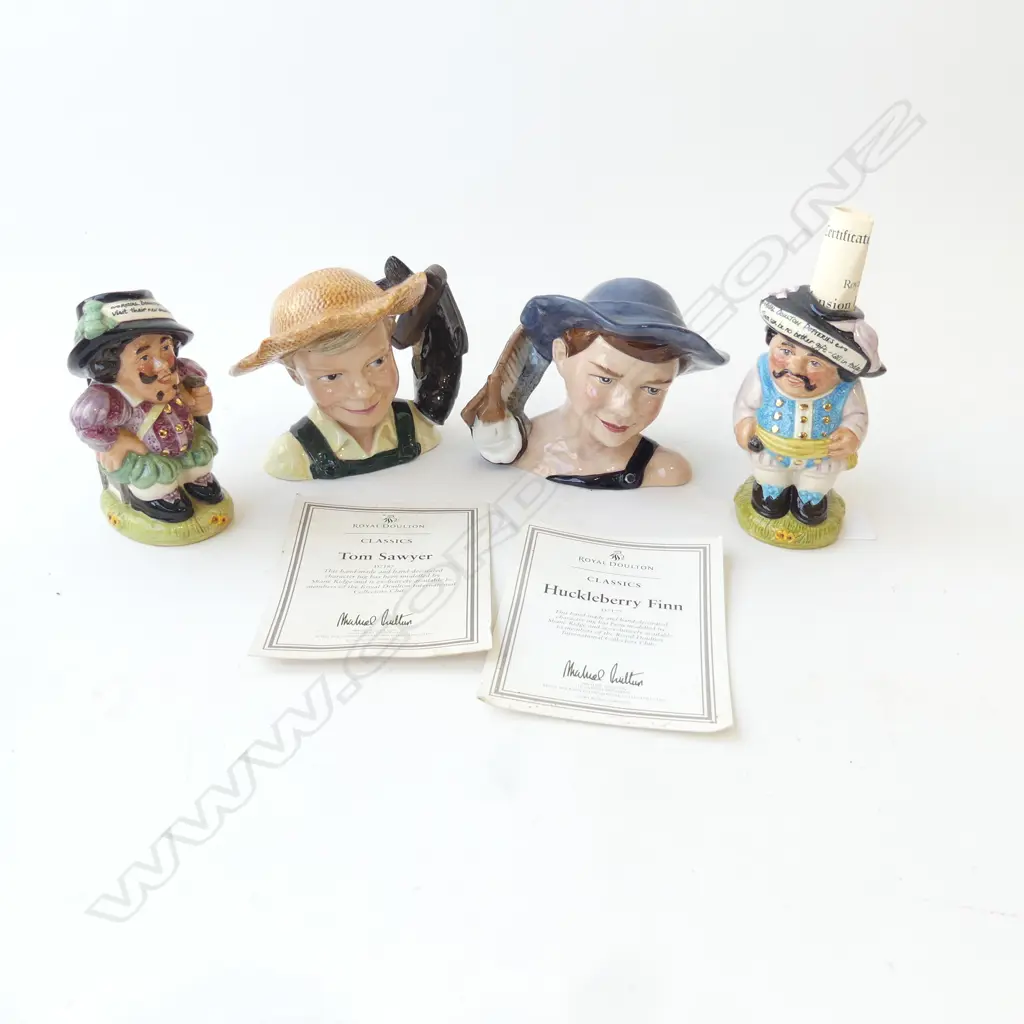 4 ROYAL DOULTON JUGS; TOM SAWYER & HUCKLEBERRY FINN, MANSION HOUSE FATHER & SON H.125mm Image 1++
