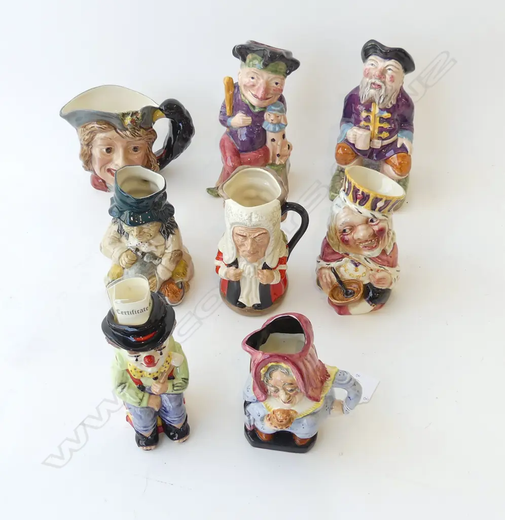 8 TOBY / CHARACTER JUGS, CLOWNS ETC H.190mm Image 1++
