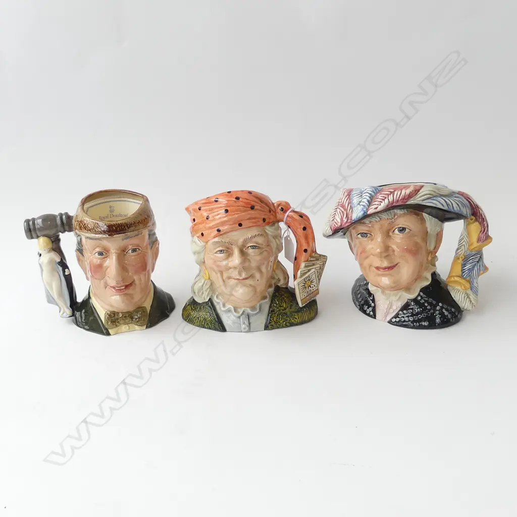 3 ROYAL DOULTON CHARACTER JUGS; AUCTIONEER, FORTUNE TELLER, PEARLY QUEEN H.180mm Image 1++