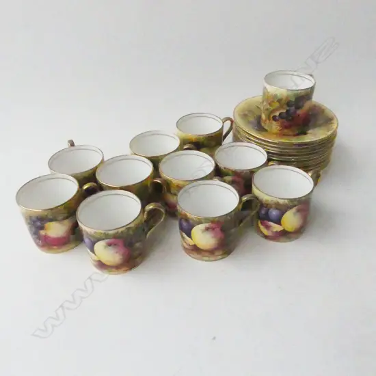 11 AYNSLEY ORCHARD GOLD COFFE CANS & SAUCERS + 1 EXTRA CUP