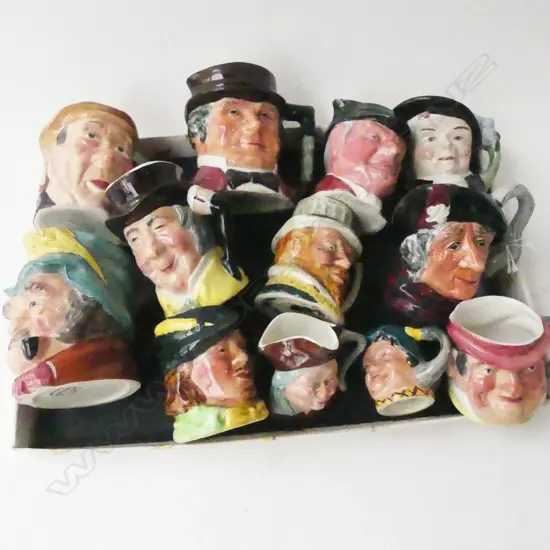 11 ASST TOBY JUGS H.95mm