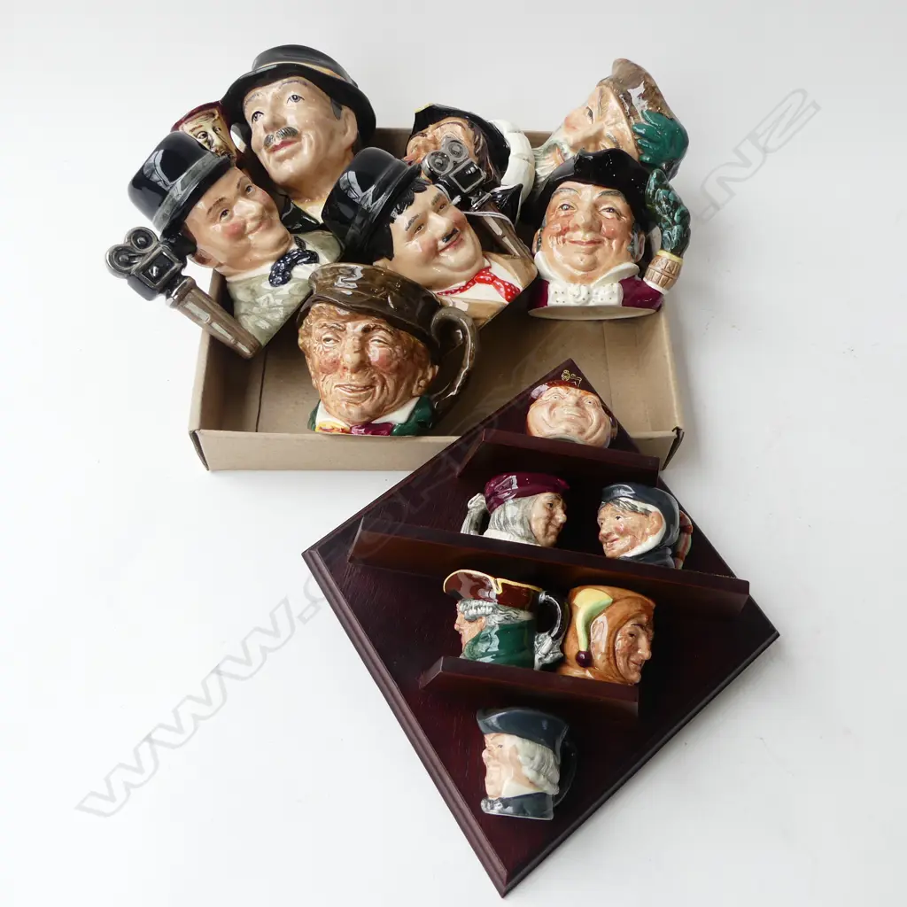 13 ROYAL DOULTON TOBY JUGS; 7 LARGER H.110mm, 6 SMALLER IN STAND Image 1++